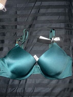 Victoria's Secret Emerald Green Satin T-Shirt Bra
